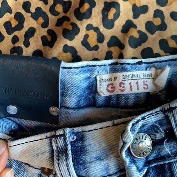 Distressed Jeans - Picture 4 of 5